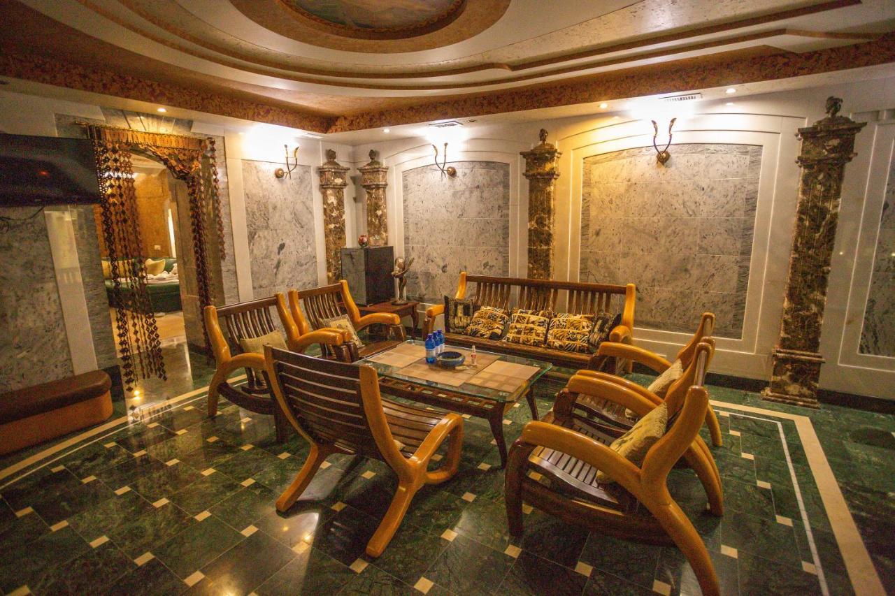 Hotel "Mandarin Clubhouse" Charkiw Exterior foto
